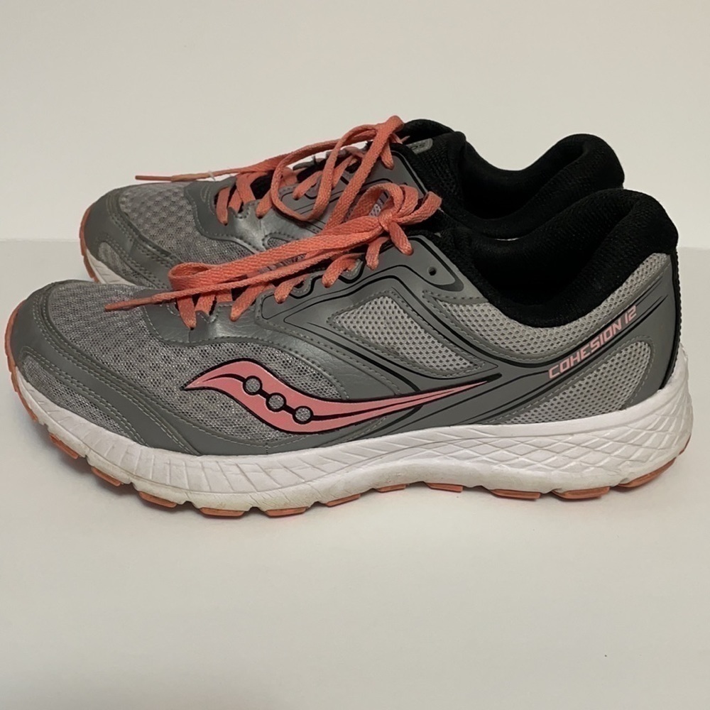 SAUCONY Cohesion 12 Running Shoe, Size 11, Gray and Coral